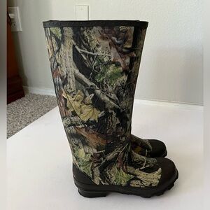 Cabela’s Snake Proof Waterproof Slip On Hunting Boots in Timber Mens Size 7